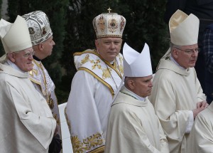 U.S. archbishops arrive for canonization Mass at Vatican
