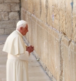 Pope at Western Wall in Jerusalem