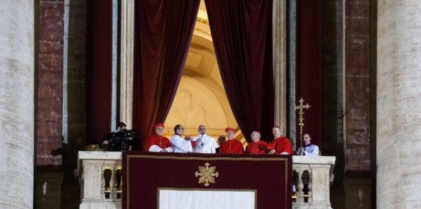 Pope Francis I appears for first time on balcony of St. Peter's Basilica