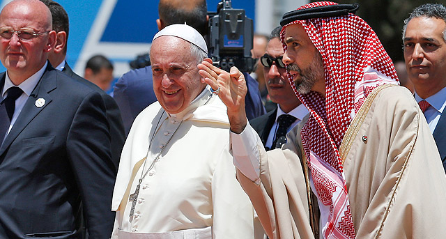 Pope Francis arrives in Jordan