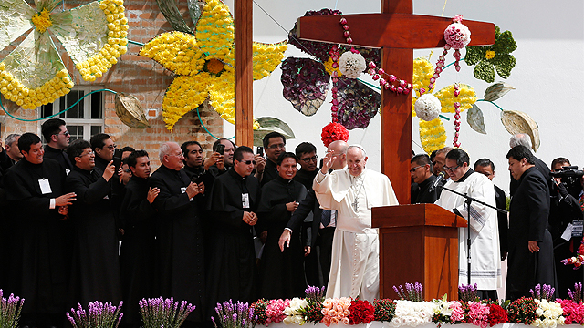 Pope_Ecuador_Religious