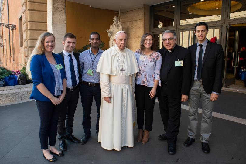 S+L members with Pope Francis at the Synod: (from left to right) Allyson Kenny, Julian Paparella, Prevain Devendran, Emilie Callan, Fr. Thomas Rosica, Matteo Ciofi