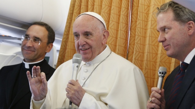 教宗訪問瑞典回程機上記者會
