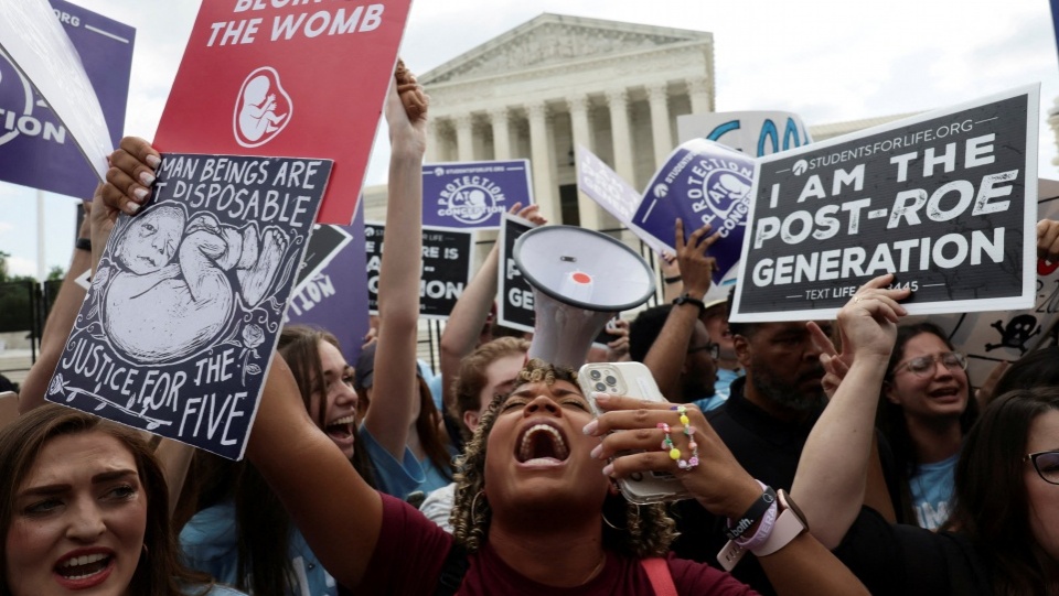 美國最高法院推翻了有關墮胎權的裁決