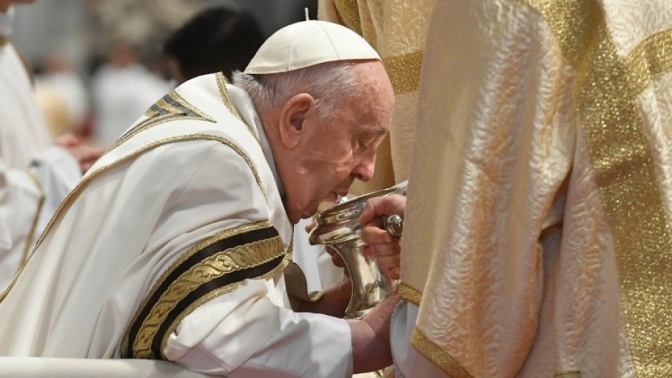 教宗主持祝聖聖油彌撒：痛悔的淚水穿透堅硬如石的心