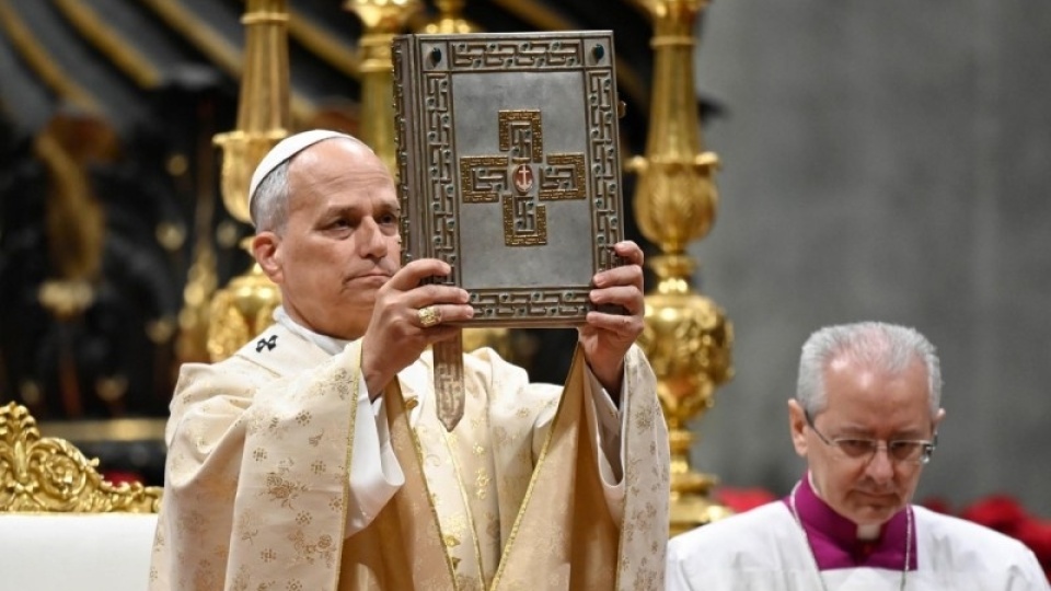 教宗良十四世在聖伯多祿大殿主持聖誕節隆重彌撒