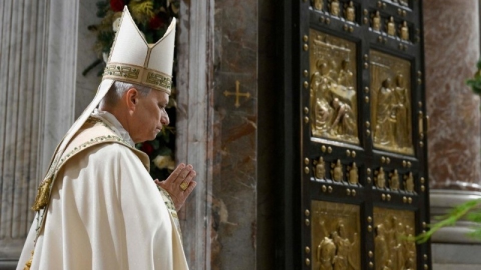 教宗在聖伯多祿大殿主持關閉聖門儀式暨主顯節隆重彌撒