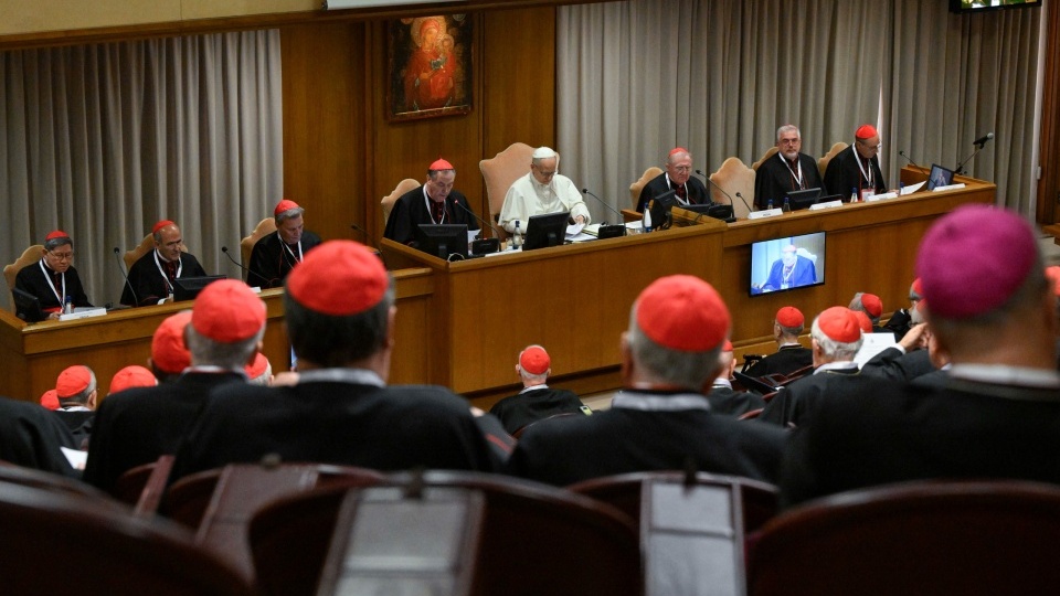 教宗良十四世召開首個非常務御前會議