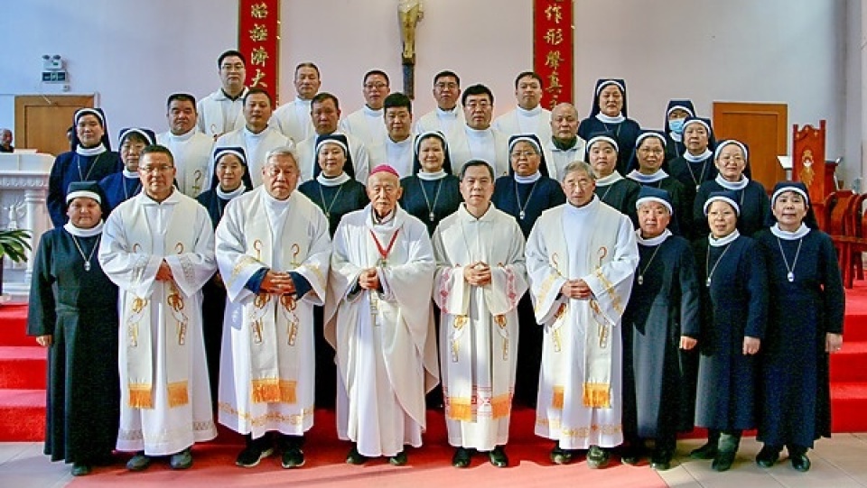 中國教會：甘肅省天主教平涼教區韓紀德主教榮休暨李輝主教繼任