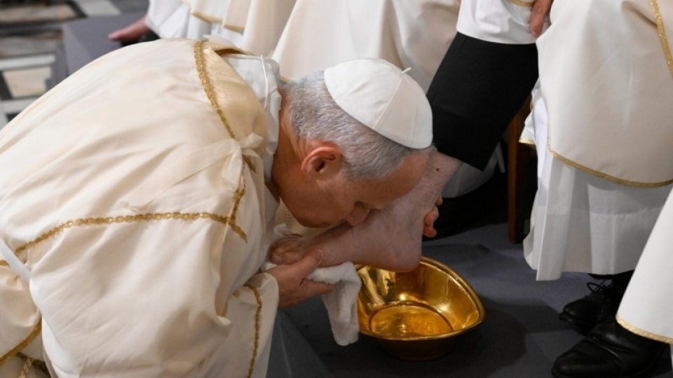 教宗良十四世在拉特朗聖若望大殿舉行聖週四主的晚餐彌撒