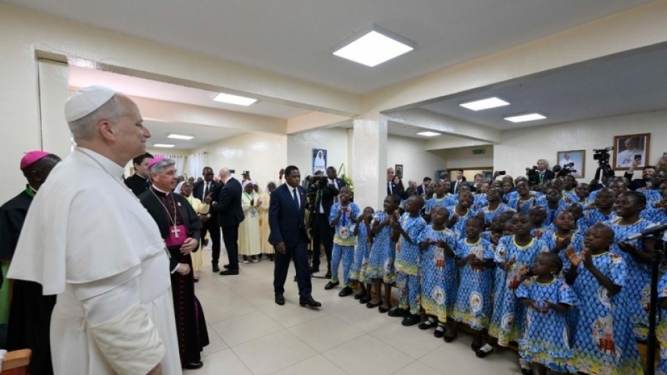 教宗探訪喀麥隆孤兒院：沒有人會被遺忘